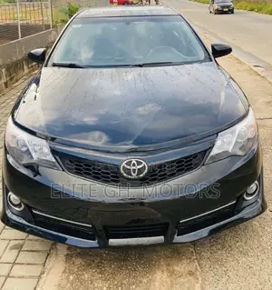 Toyota Camry SE 4dr Sedan (2.5L 4cyl 6A) 2014 Black
