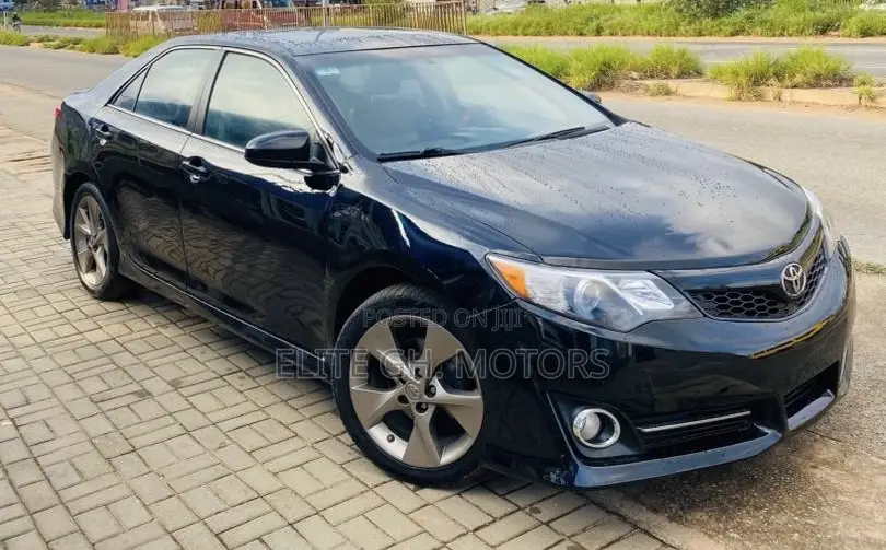 Toyota Camry SE 4dr Sedan (2.5L 4cyl 6A) 2014 Black