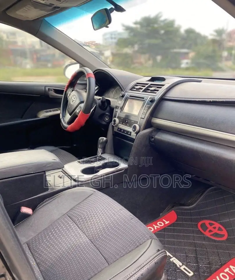 Toyota Camry SE 4dr Sedan (2.5L 4cyl 6A) 2014 Black
