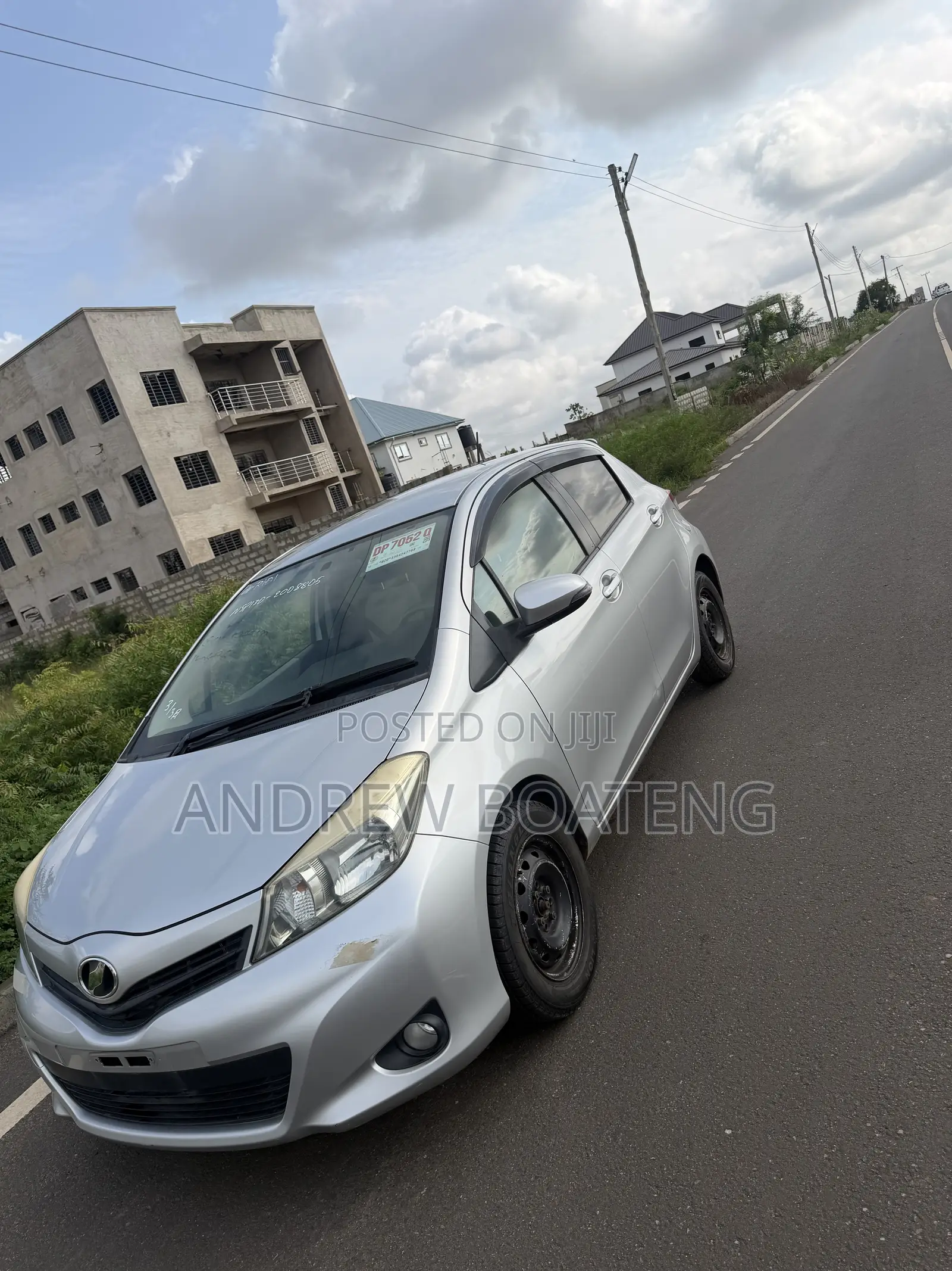 Toyota Vitz 1.3 AWD 5dr 2013 Gray