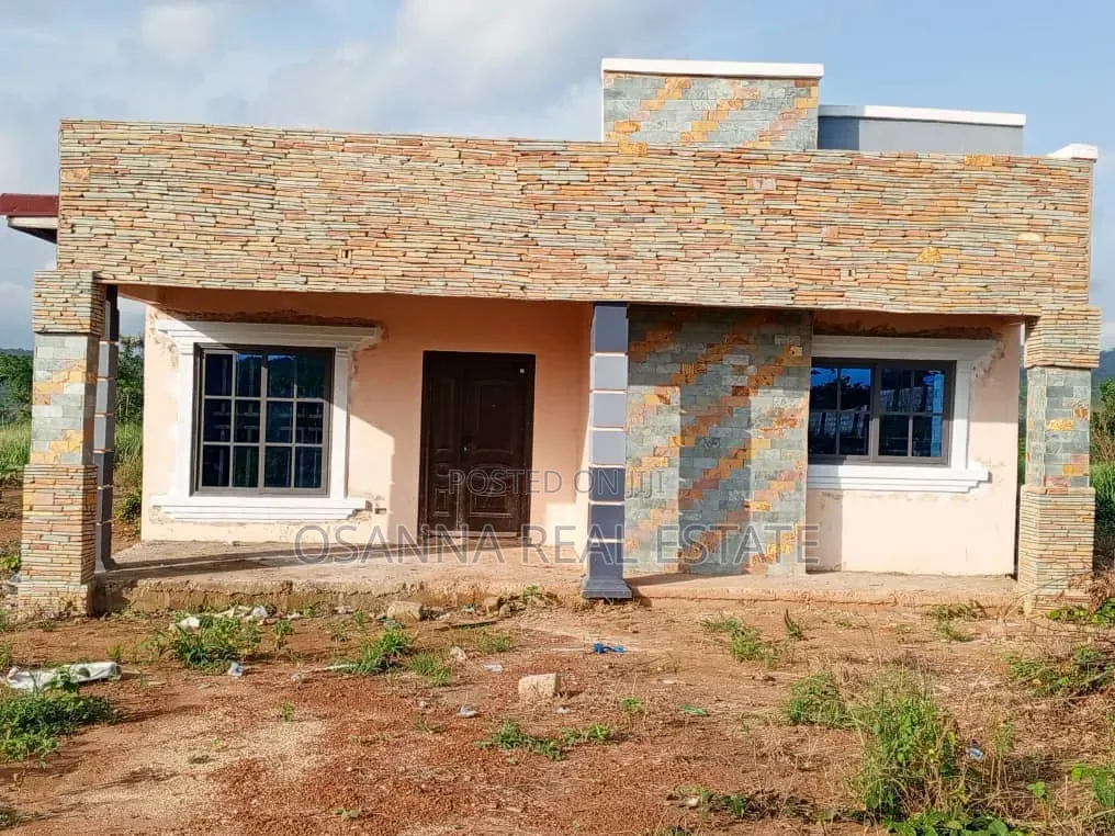 Furnished 2bdrm Apartment in Osanna Real Estate, Akuapim North for sale