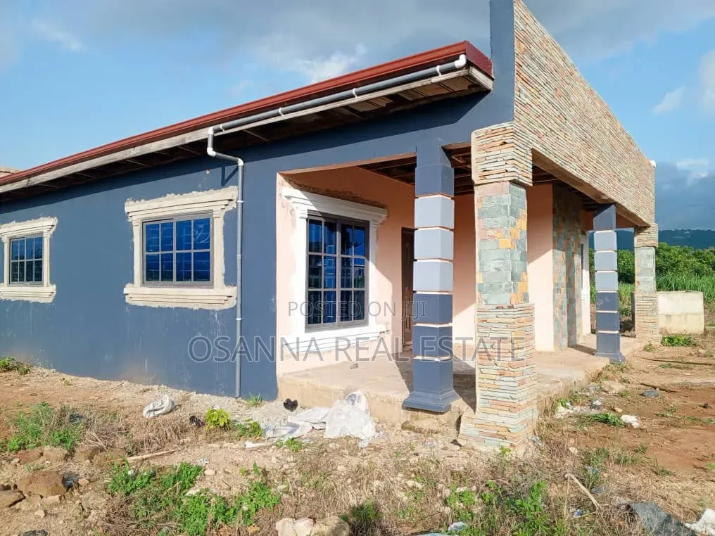 Furnished 2bdrm Apartment in Osanna Real Estate, Akuapim North for sale