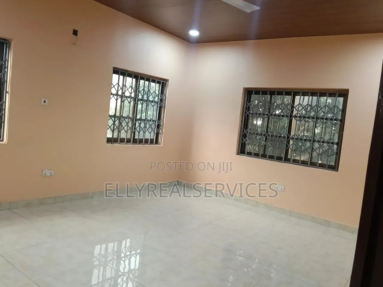 2bdrm Apartment in Ellyrealservices, Frafraha for rent