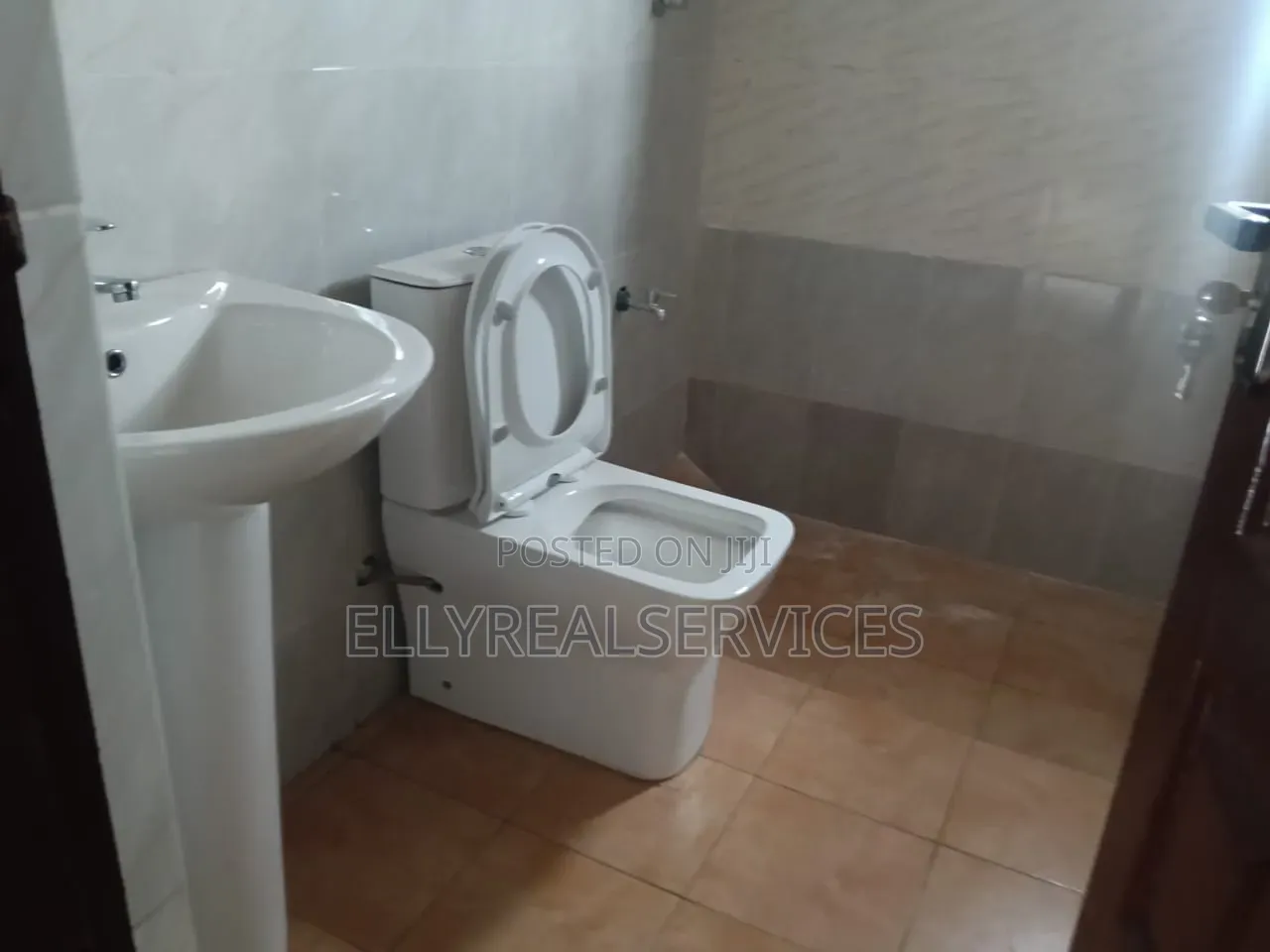 2bdrm Apartment in Ellyrealservices, Frafraha for rent