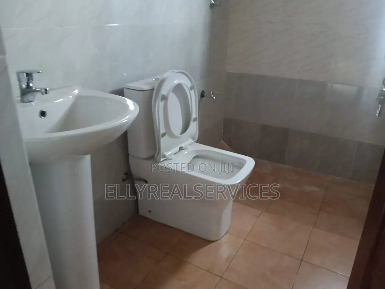 2bdrm Apartment in Ellyrealservices, Frafraha for rent