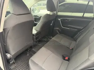 Toyota RAV4 Limited AWD 2020 White