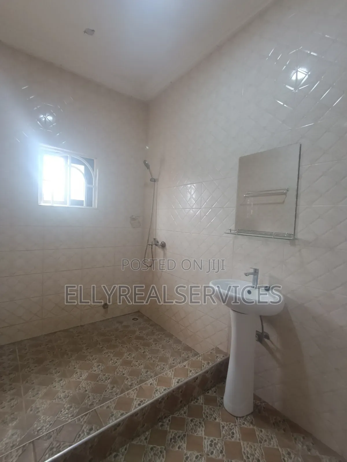 2bdrm Apartment in Ellyrealservices, Pentecost for rent