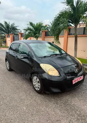Toyota Vitz 2010 Black