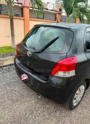 Toyota Vitz 2010 Black
