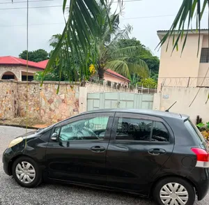 Toyota Vitz 2010 Black