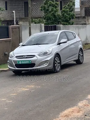 Hyundai Accent SE Hatchback 2017 Silver