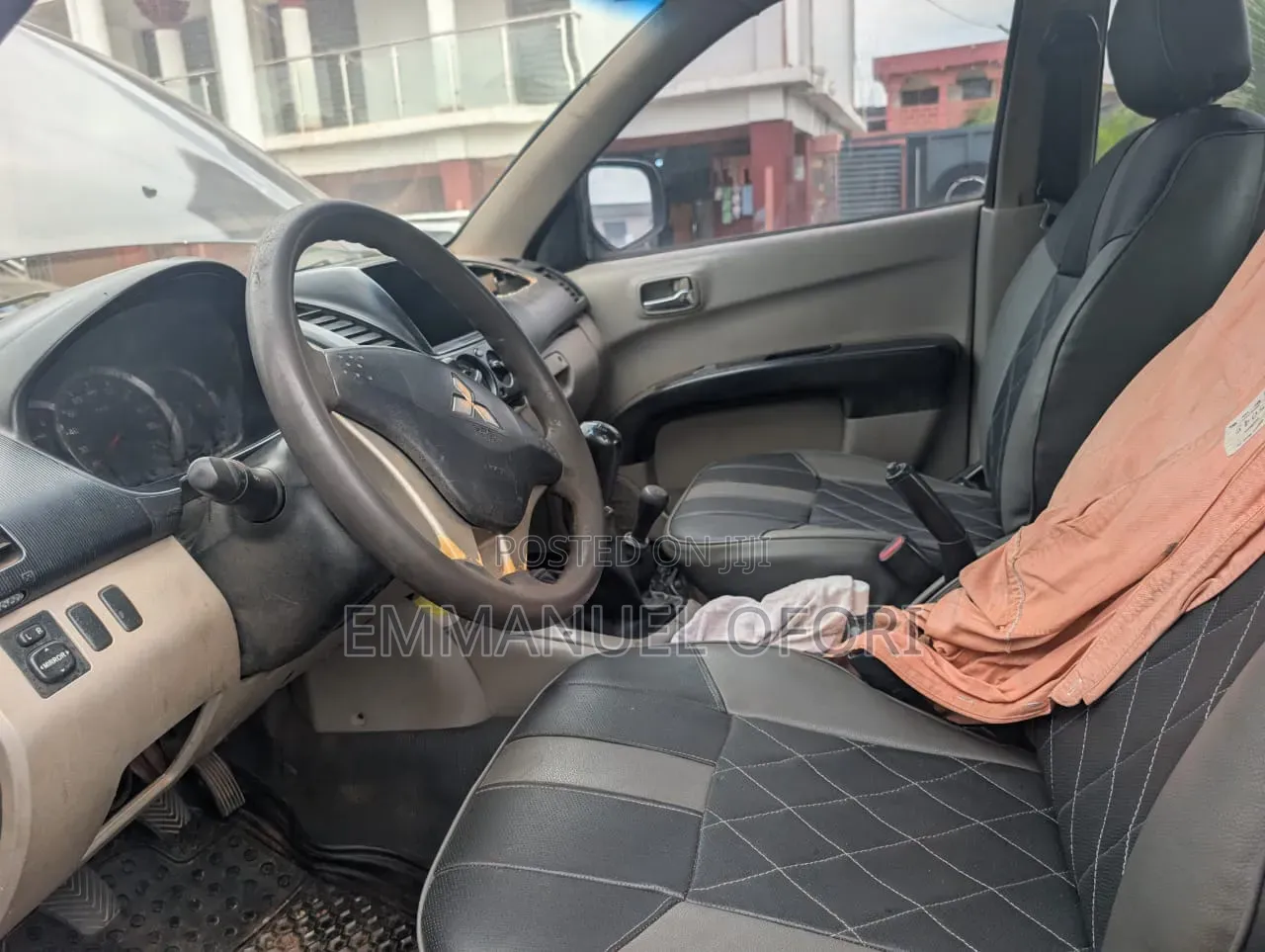 Mitsubishi L200 2010 Gray