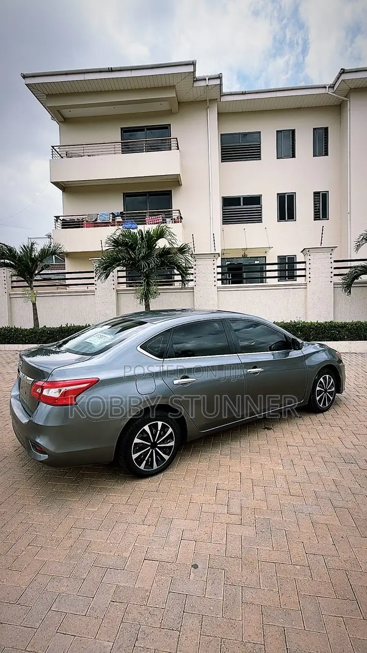 Nissan Sentra S 2017 Silver