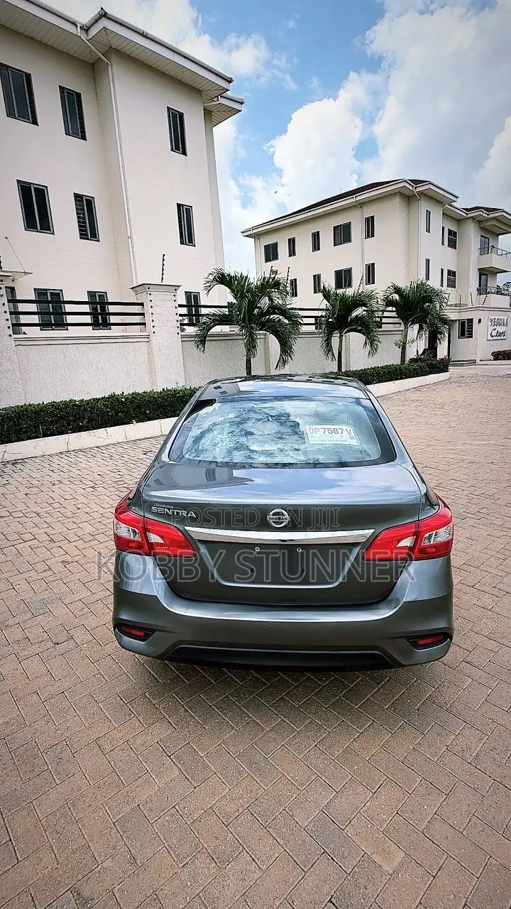Nissan Sentra S 2017 Silver