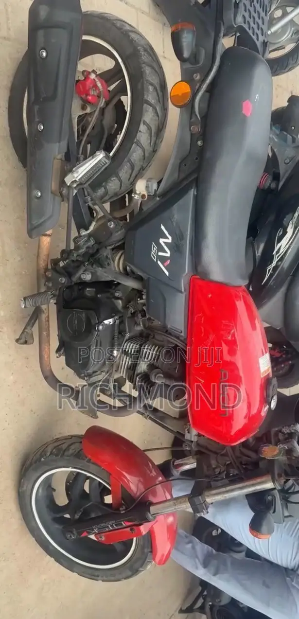 Bajaj Discover 150 2010 Red