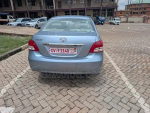 Toyota Belta 2010 Silver