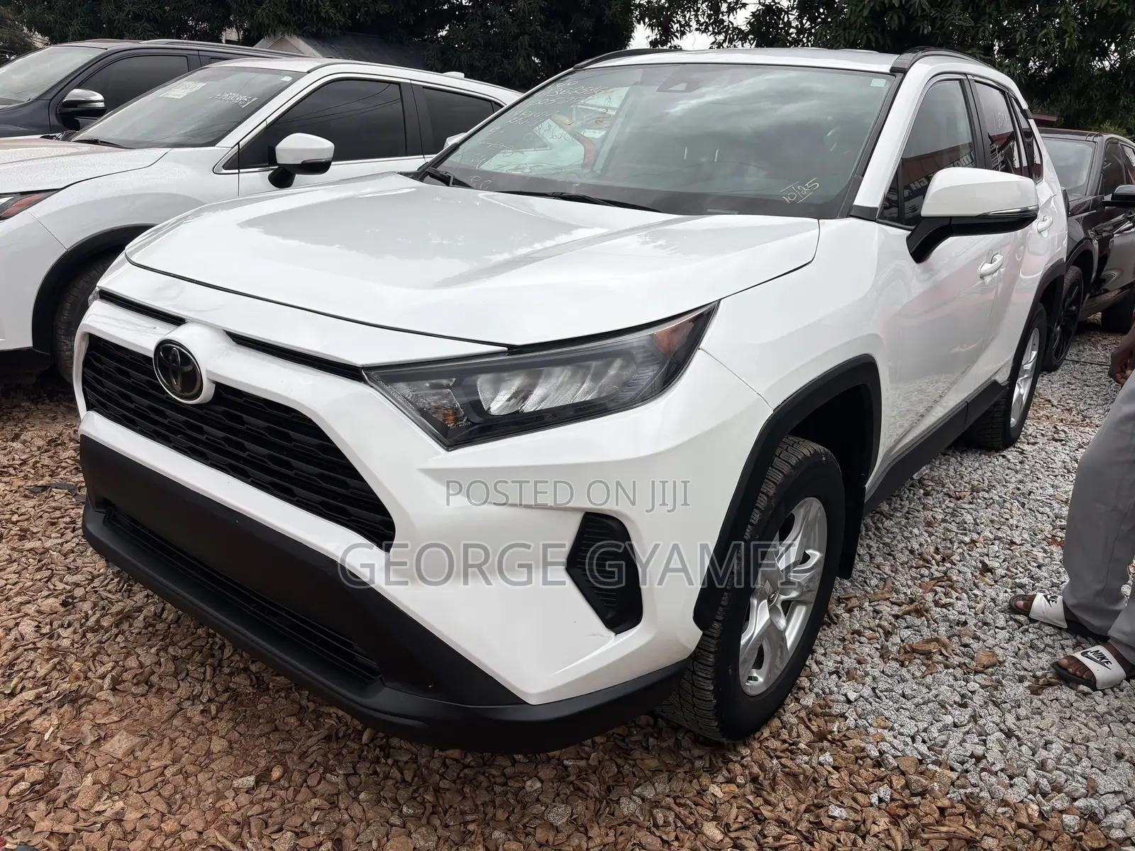 Toyota RAV4 LE AWD 2019 White