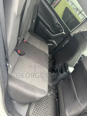 Toyota RAV4 LE AWD 2019 White