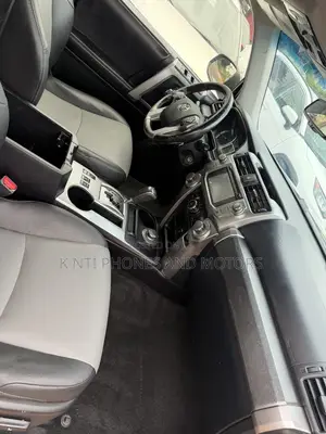 Toyota 4-Runner SR5 Premium 4dr 4x4 (4.0L 6cyl 5A) 2017 Gray