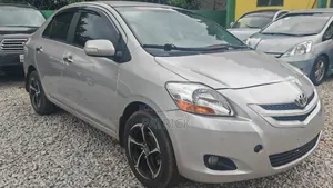 Toyota Yaris 2010 Silver