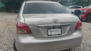 Toyota Yaris 2010 Silver