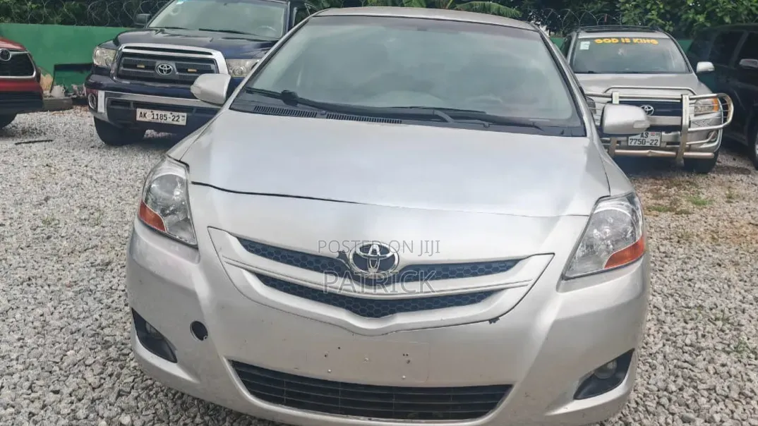 Toyota Yaris 2010 Silver