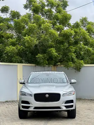 Jaguar F-Pace 35t Premium 2017 Silver