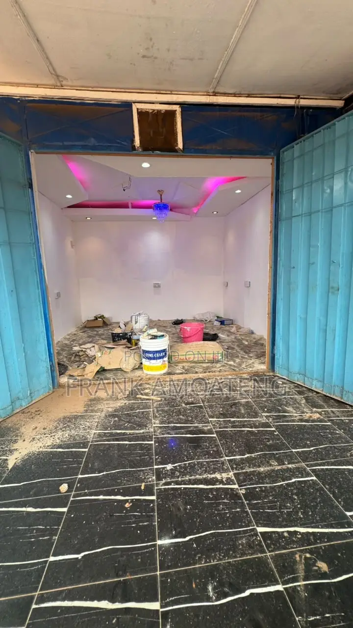 Store to Let or Sale