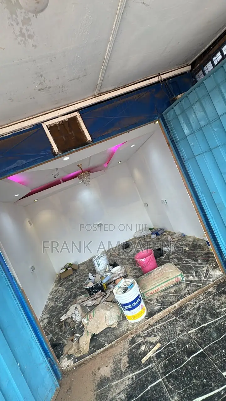 Store to Let or Sale