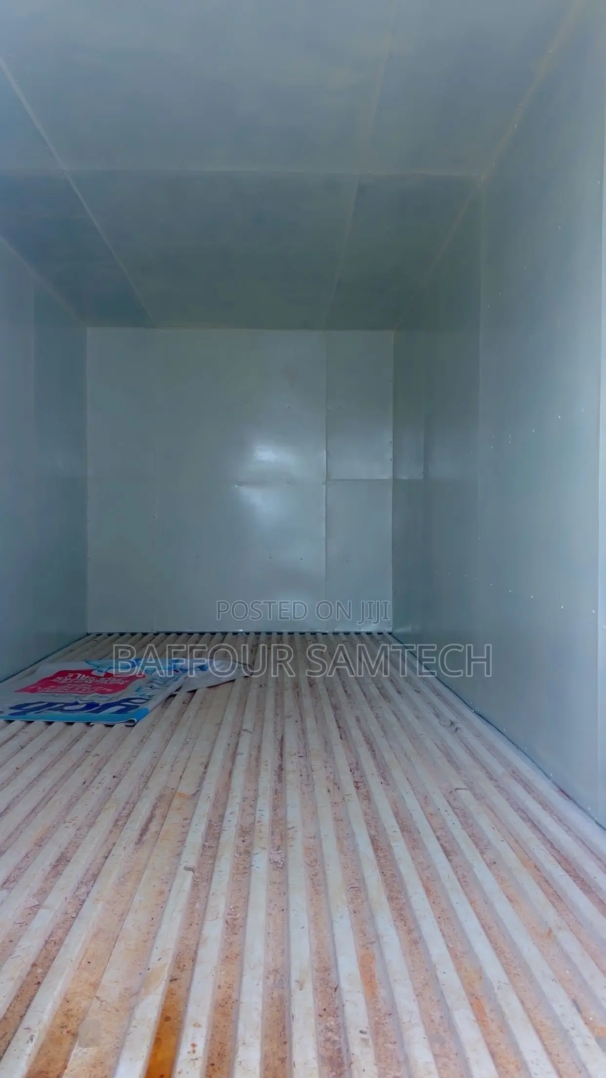 5 Tons Eicher Truck With Container for Sale