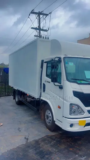 5 Tons Eicher Truck With Container for Sale