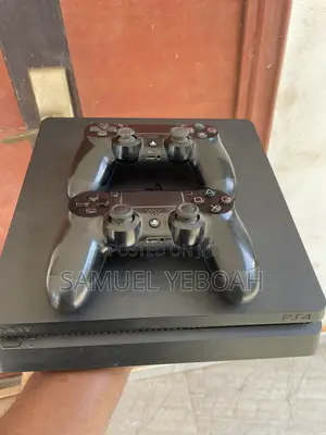 Playstation 4 Slim