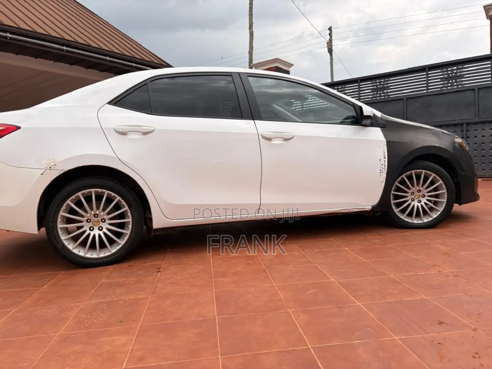 Toyota Corolla LE 4dr Sedan (1.8L 4cyl CVT) 2017 White