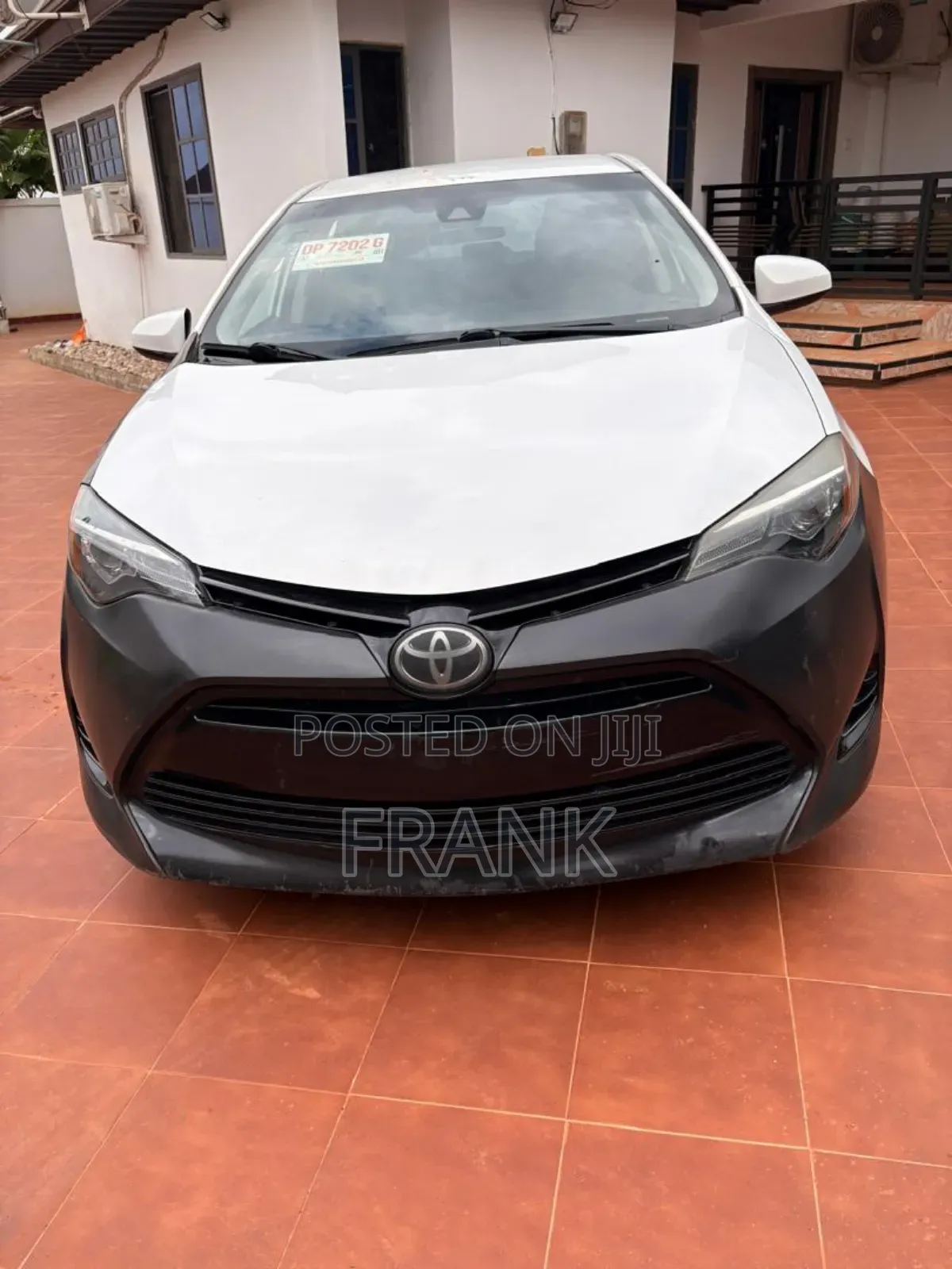 Toyota Corolla LE 4dr Sedan (1.8L 4cyl CVT) 2017 White