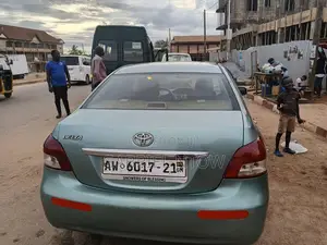 Toyota Yaris 2010 Green