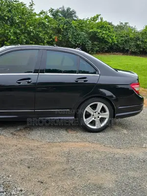 Mercedes-Benz C300 2010 Black