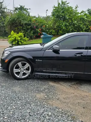 Mercedes-Benz C300 2010 Black