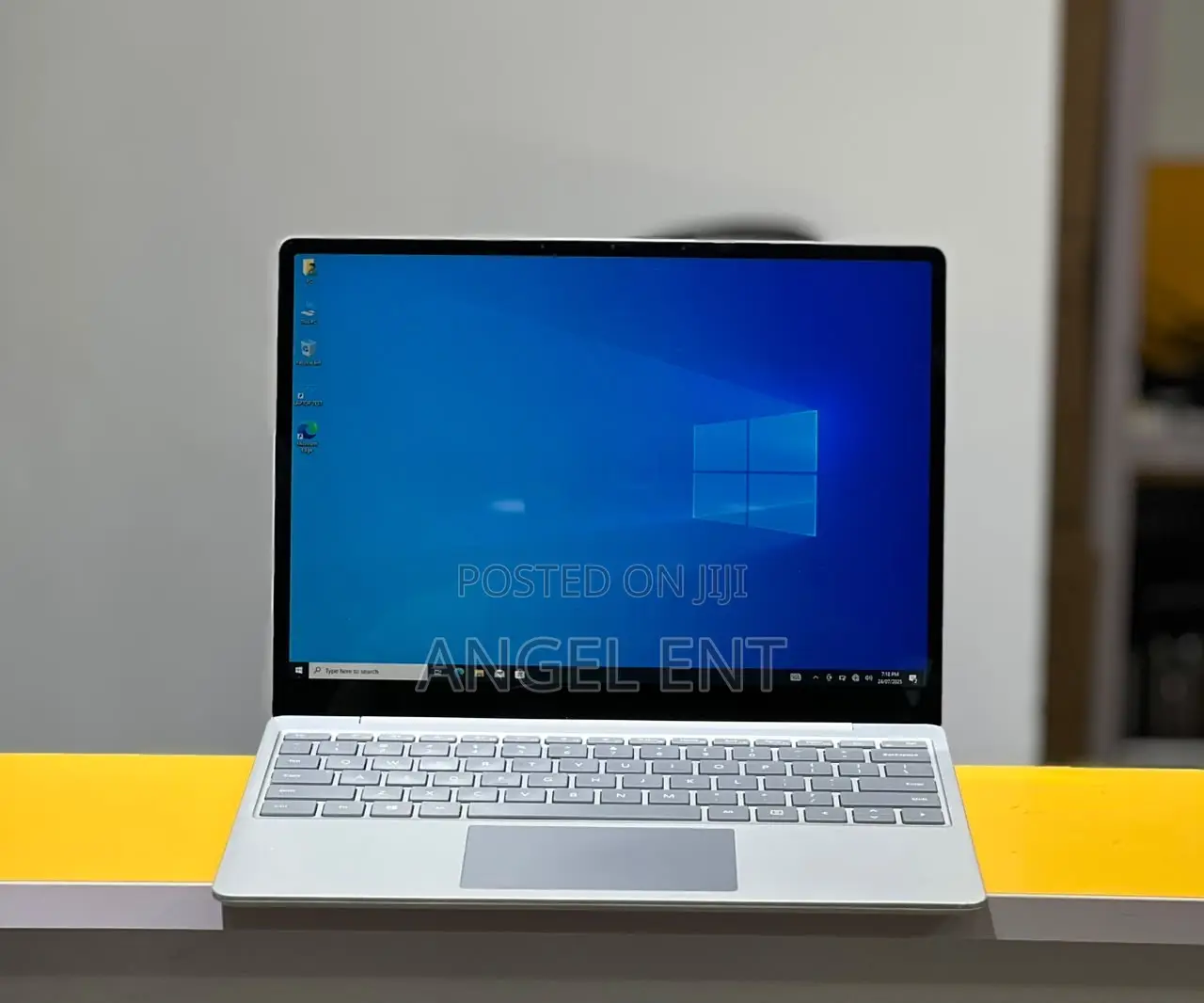 New Laptop Microsoft Surface Laptop Go 16GB Intel Core i5 SSD 256GB