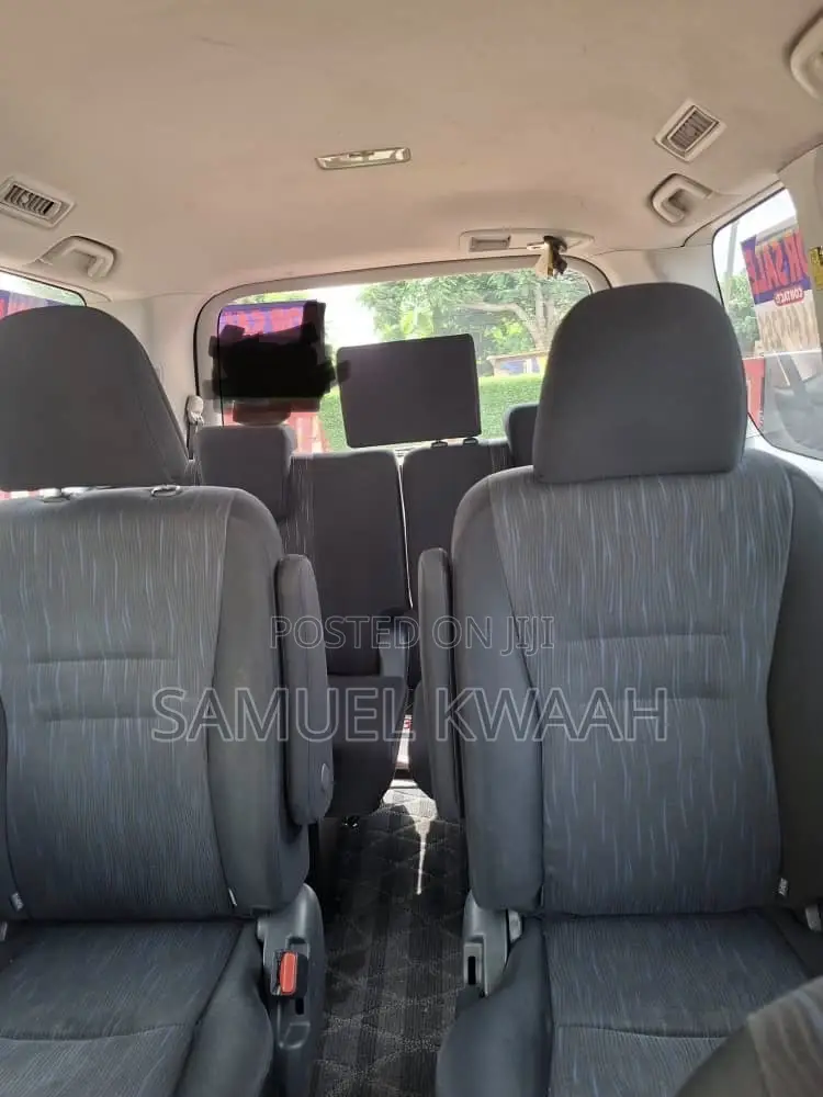 Toyota Voxy 2013 Black