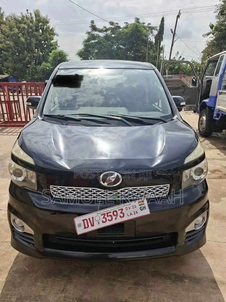 Toyota Voxy 2013 Black