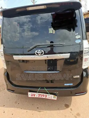 Toyota Voxy 2013 Black