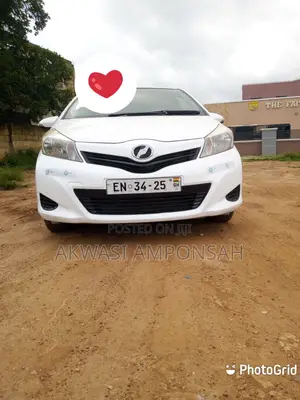Toyota Vitz 1.3 FWD 5dr 2013 White