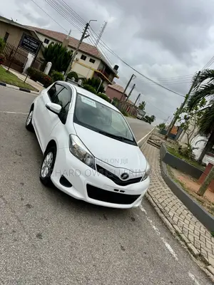 Toyota Vitz 2014 White
