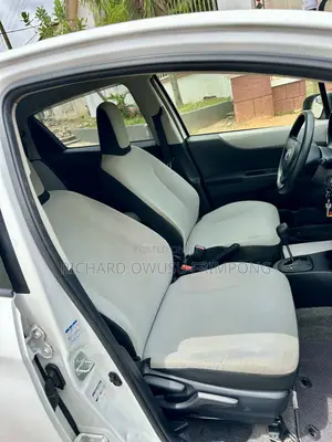 Toyota Vitz 2014 White