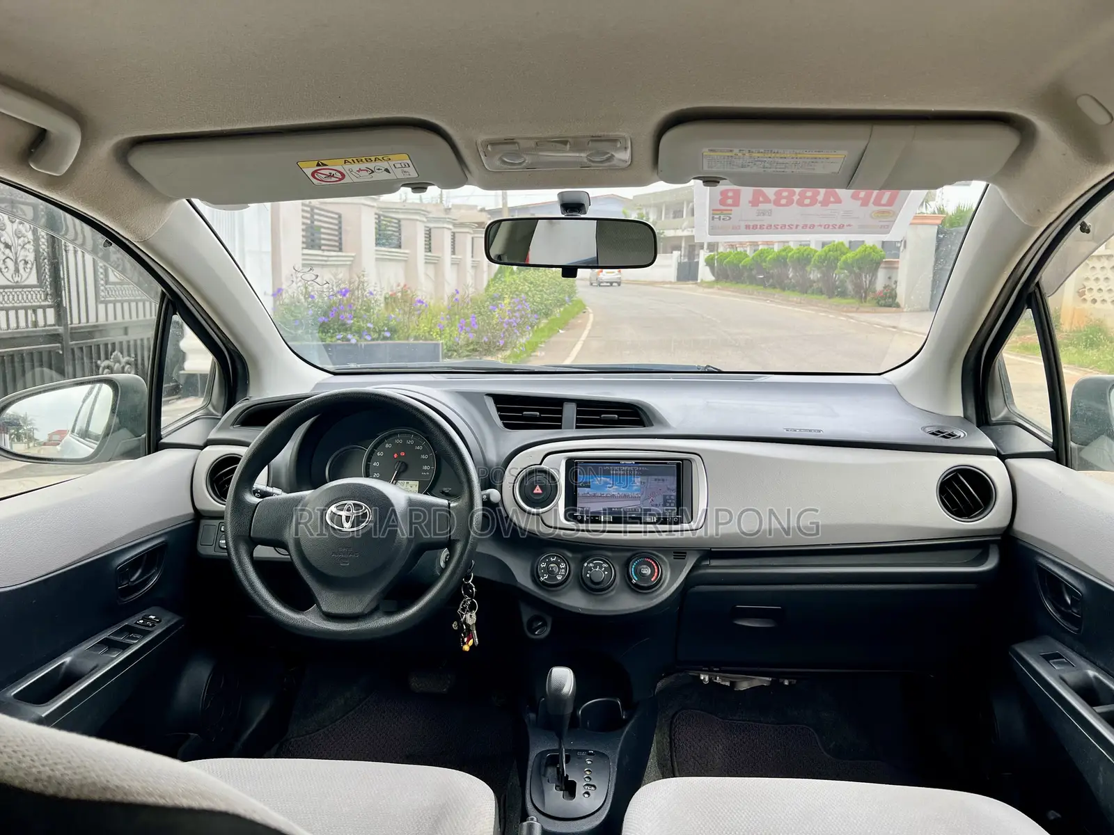 Toyota Vitz 2014 White