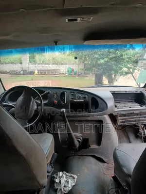 Chevrolet Shcool Bus 2000 White