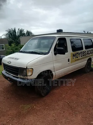Chevrolet Shcool Bus 2000 White