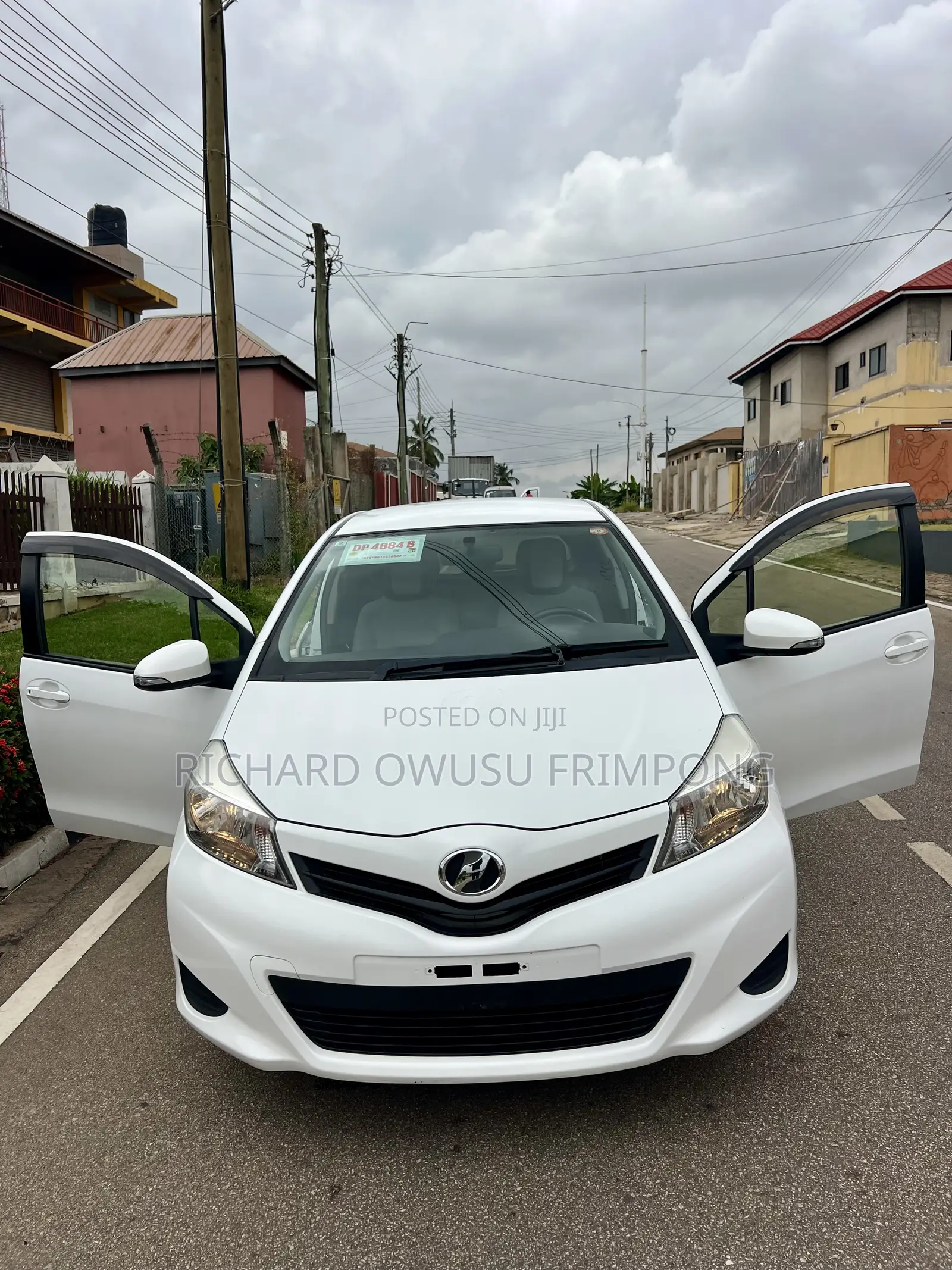 Toyota Vitz 2014 White