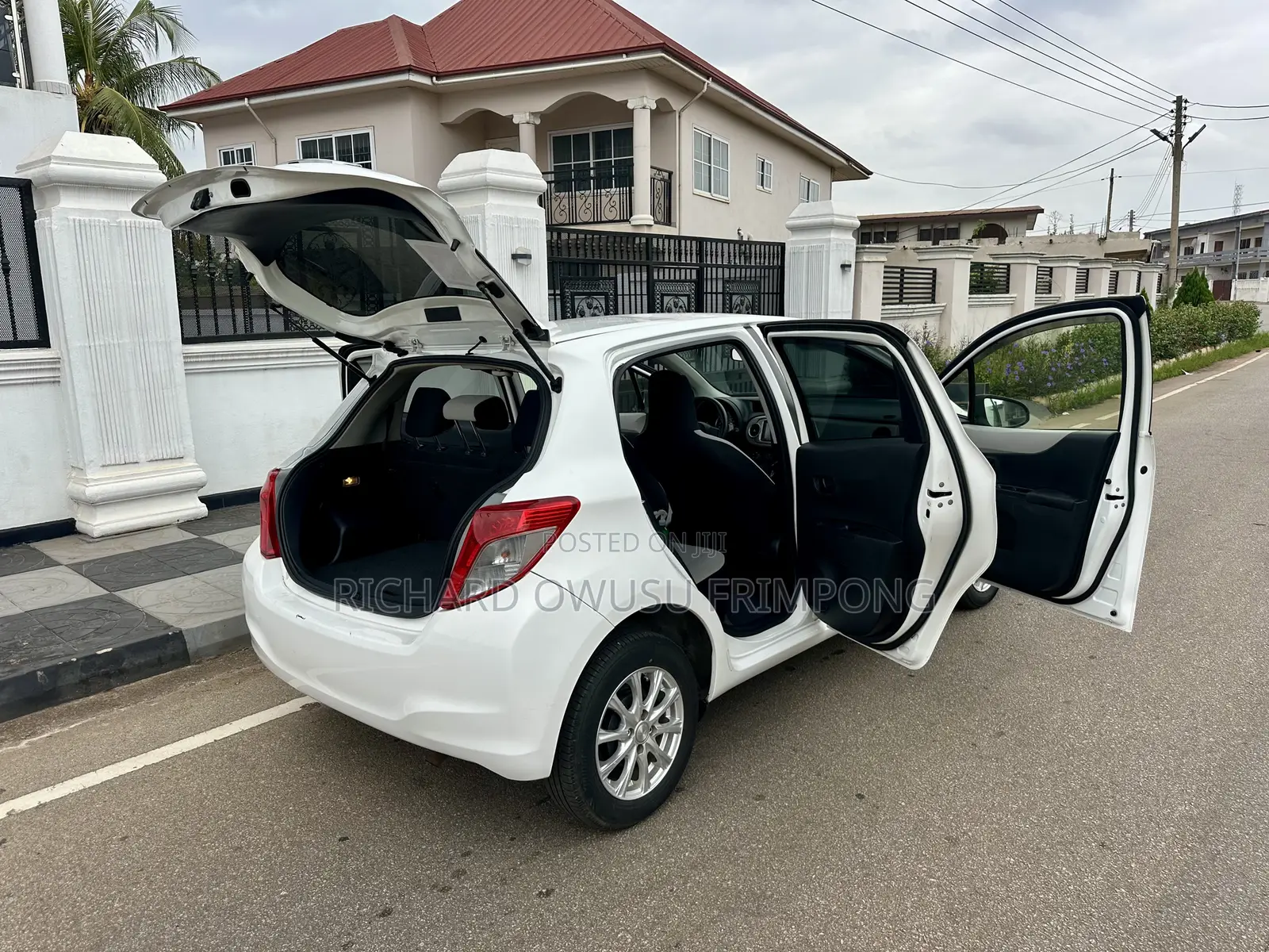 Toyota Vitz 2014 White
