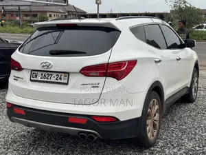 Hyundai Santa Fe Limited 4dr SUV (3.3L 6cyl 6A) 2015 White